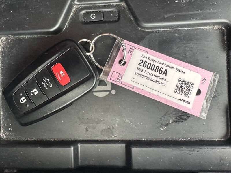 2022 Toyota Highlander Hybrid XLE