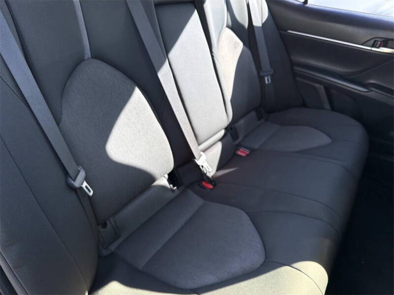 2021 Toyota Camry Hybrid LE