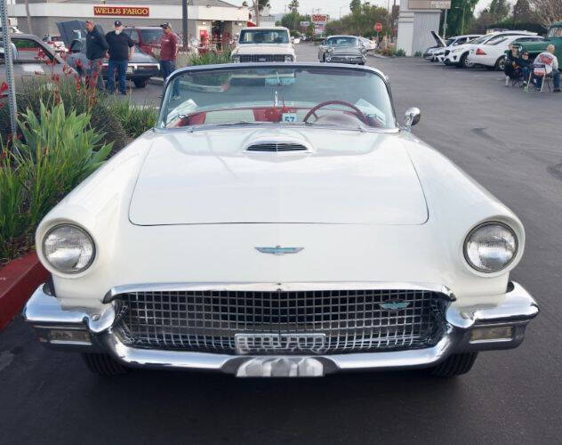 1957 Ford Thunderbird