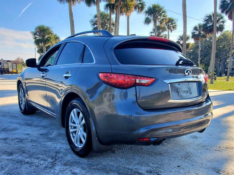 2011 Infiniti FX35