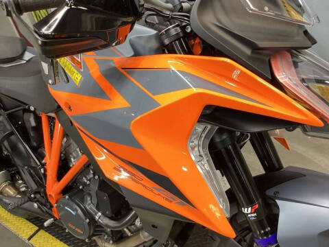 2023 KTM 1290 Super Duke GT