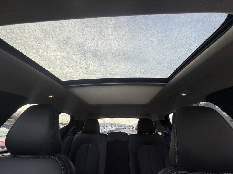 2025 Volvo XC40 B5 Plus Bright Theme