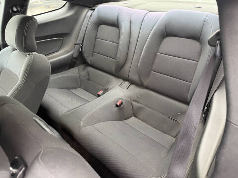 2015 Ford Mustang V6