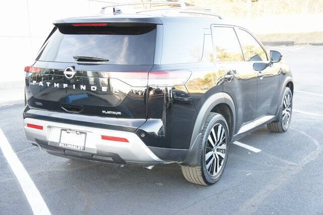 2023 Nissan Pathfinder Platinum