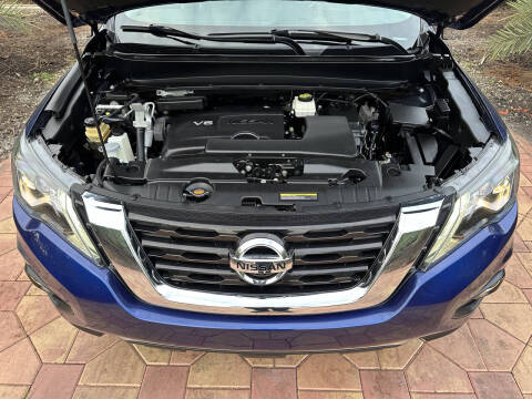 2017 Nissan Pathfinder SV