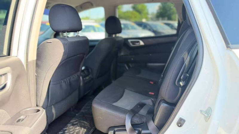 2017 Nissan Pathfinder S