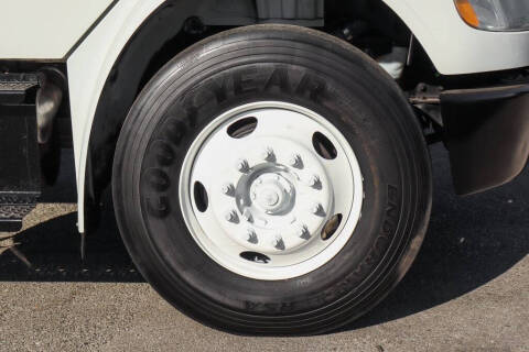 2014 Freightliner M2 106