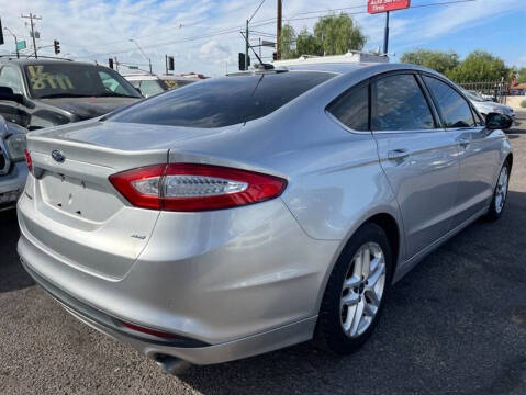 2016 Ford Fusion SE