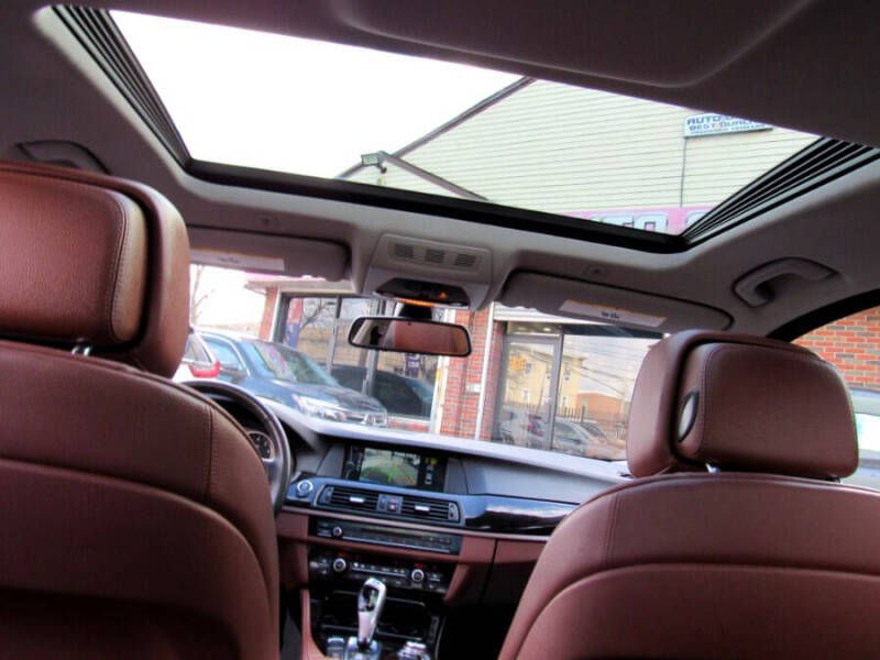 2012 BMW 5 Series 528i xDrive