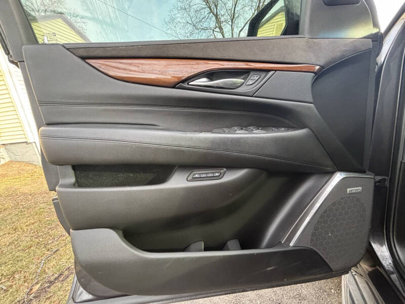 2017 Cadillac Escalade ESV Luxury