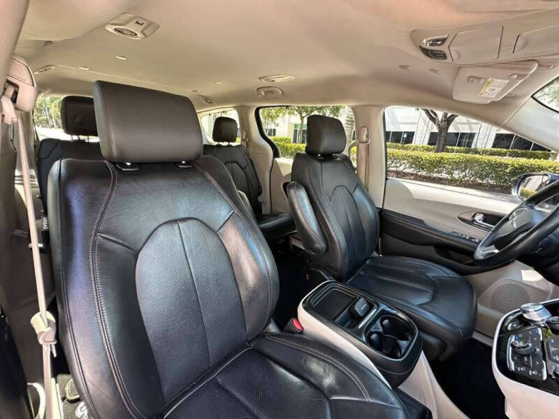 2020 Chrysler Pacifica Touring L