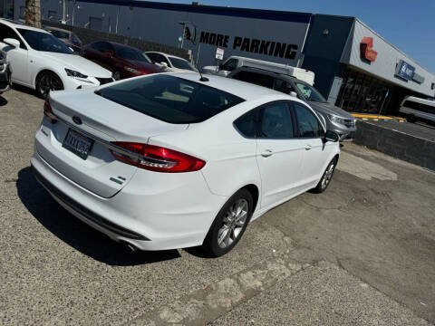 2017 Ford Fusion SE