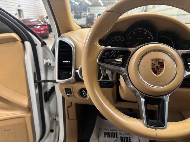 2017 Porsche Cayenne Platinum Edition