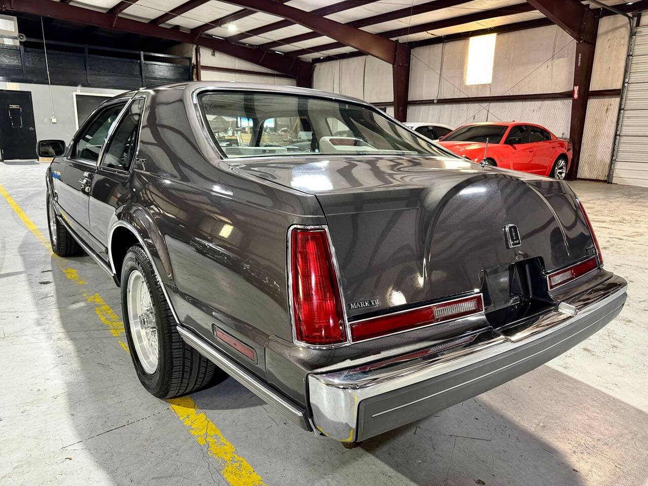 1992 Lincoln Mark VII for sale at Carnival Car Company in Victoria, TX