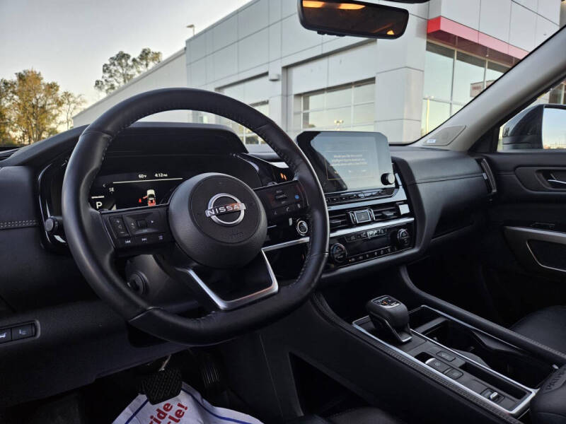 2024 Nissan Pathfinder Platinum