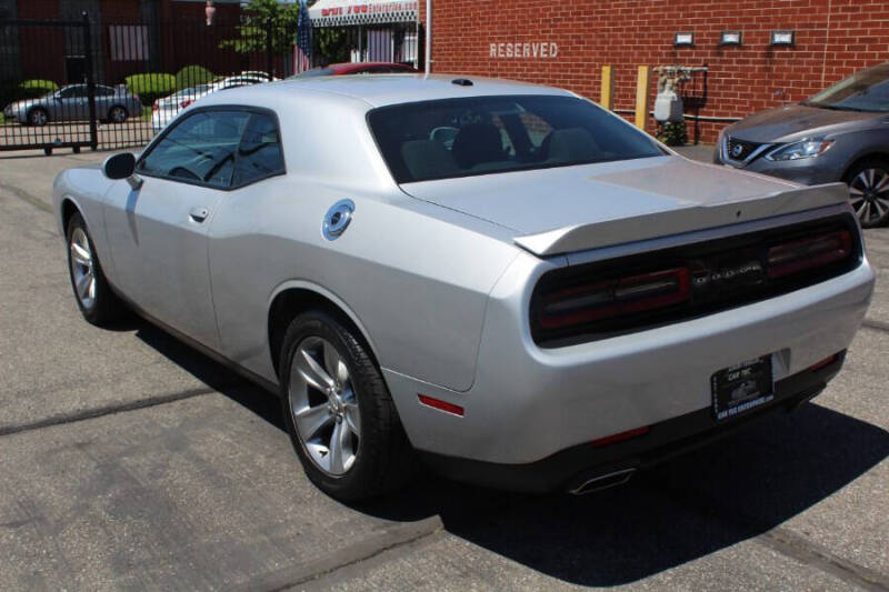 2020 Dodge Challenger SXT