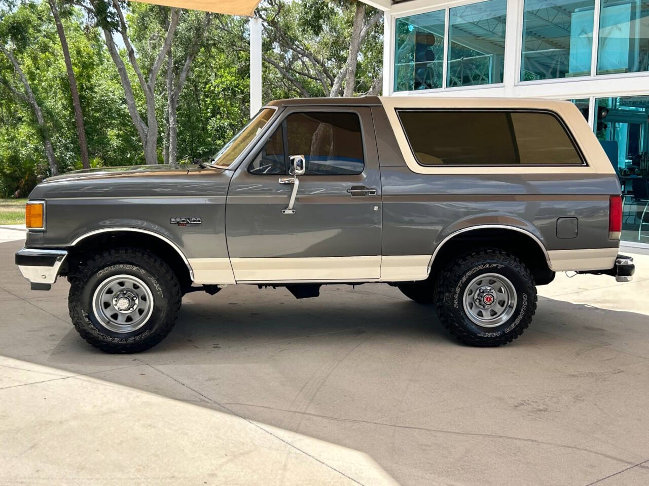 1989 Ford Bronco 8