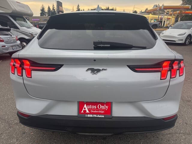 2022 Ford Mustang Mach-E Select