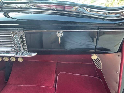 1950 Packard Custom 8 Victoria