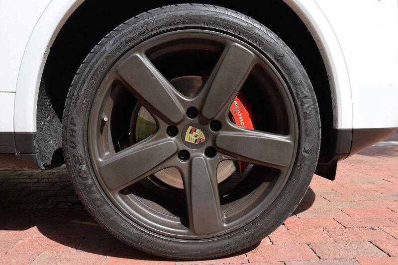 2018 Porsche Cayenne Platinum Edition