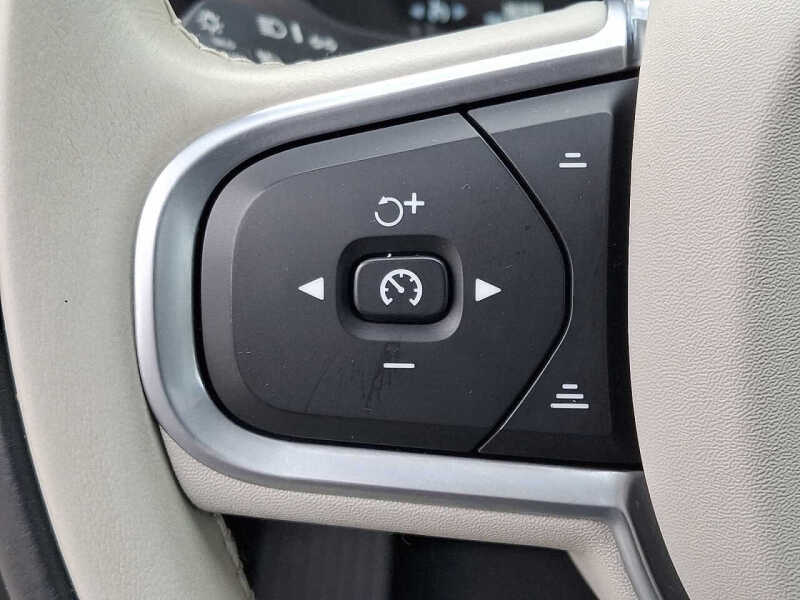 2021 Volvo XC60 T5 Momentum