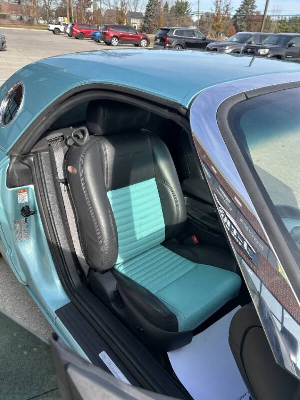 2002 Ford Thunderbird Deluxe