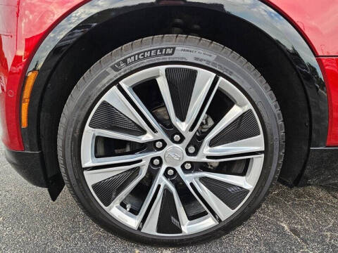 2024 Cadillac LYRIQ Luxury 3