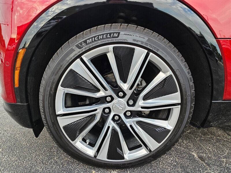 2024 Cadillac LYRIQ Luxury 3