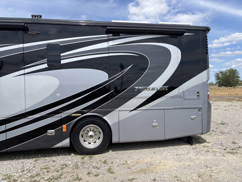 2016 Tiffin Phaeton