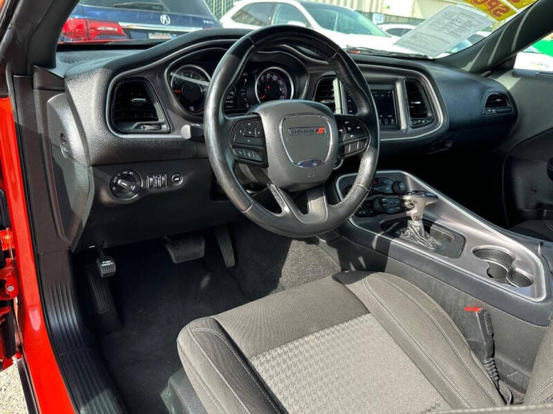 2021 Dodge Challenger SXT