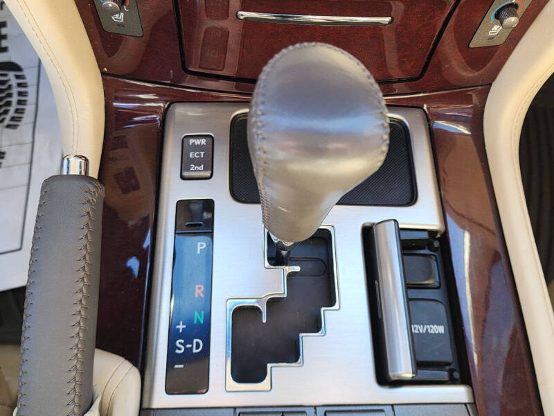 2013 Lexus LX 570