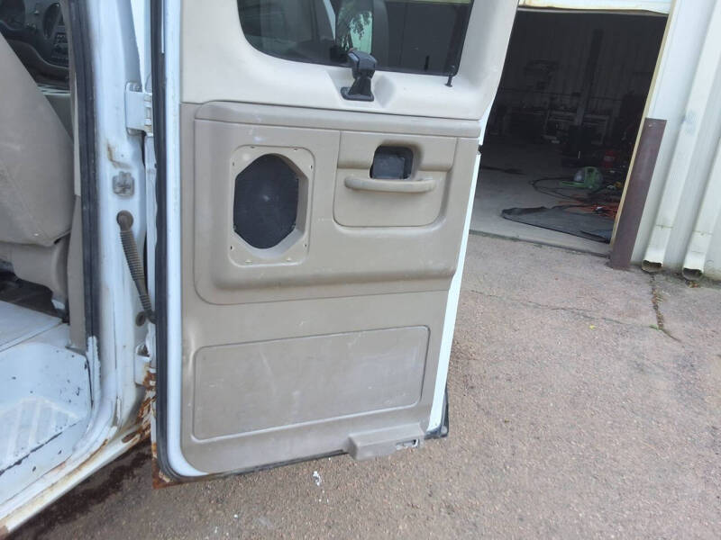 2005 Ford E-Series E-350 SD XLT