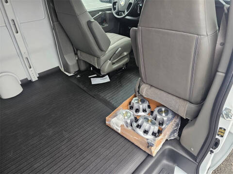 2025 Chevrolet Express 3500