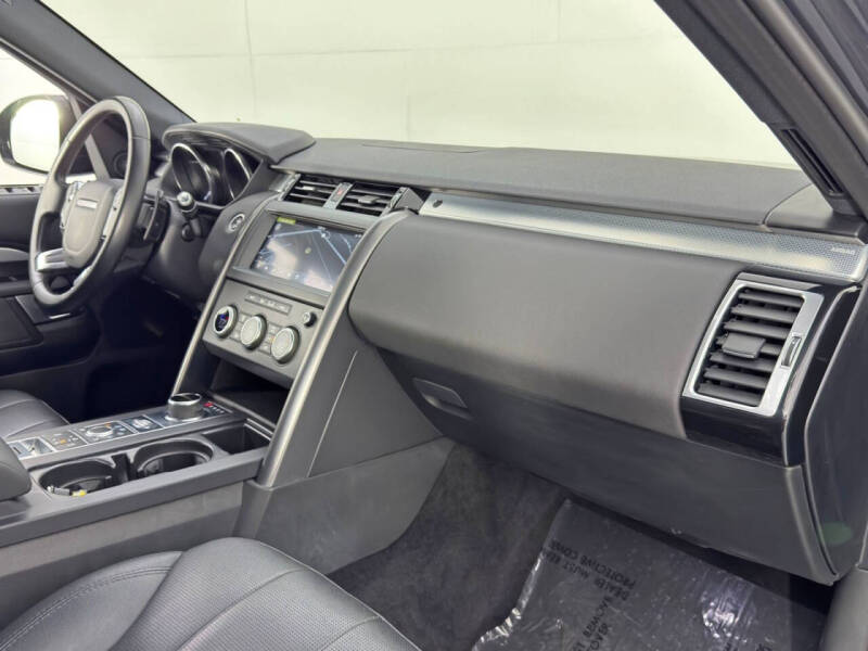 2020 Land Rover Discovery Landmark Edition