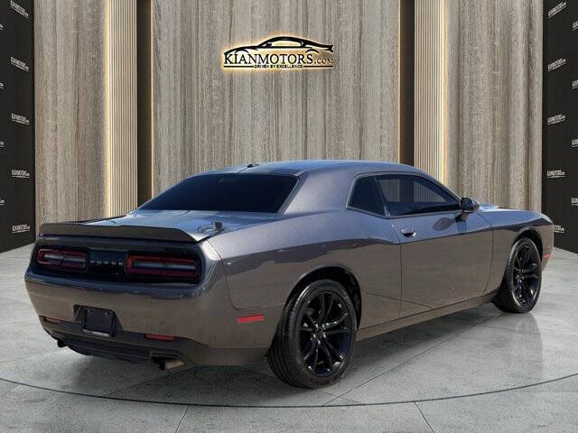 2016 Dodge Challenger SXT
