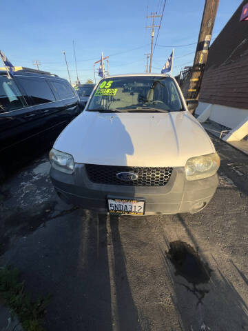 2005 Ford Escape XLT