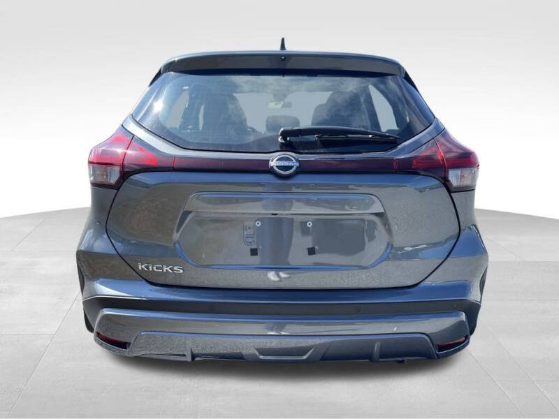 2025 Nissan Kicks Play S