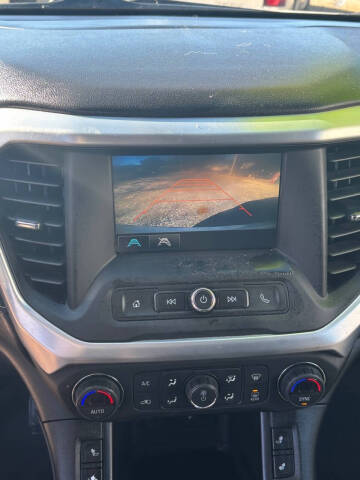 2017 GMC Acadia SLE-2