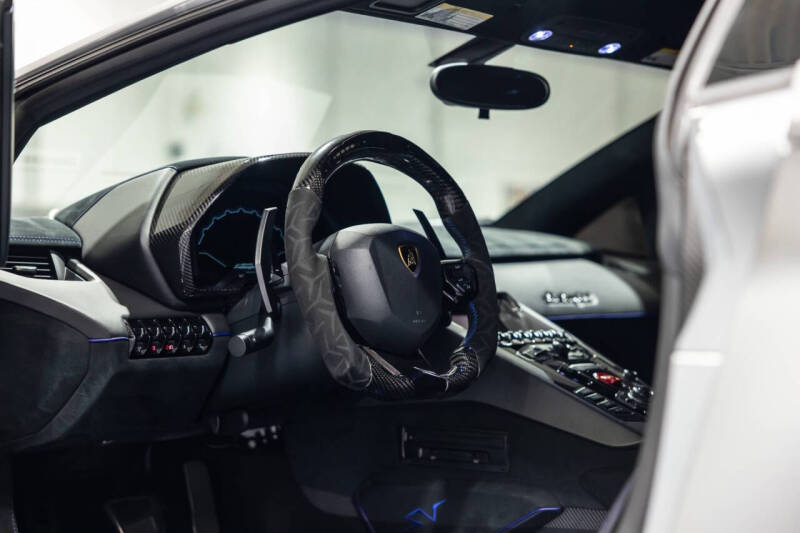 2016 Lamborghini Aventador LP 750-4 SV