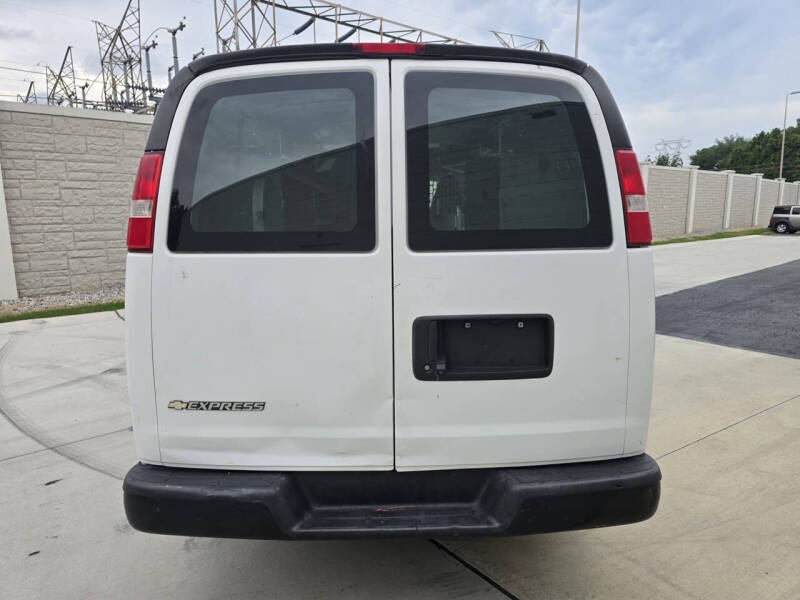 2018 Chevrolet Express Cargo Work Van photo 13