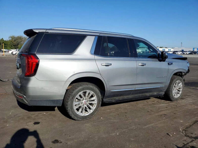 2024 GMC Yukon SLT