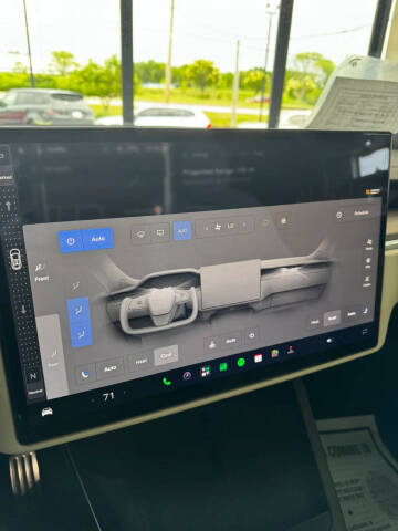 2023 Tesla Model X Standard Range