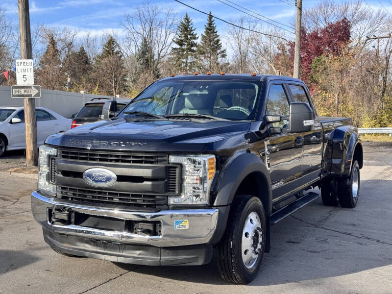 2017 Ford F-450 Super Duty XL's photo