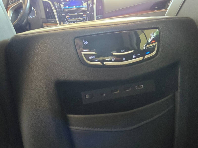 2017 Cadillac Escalade Luxury