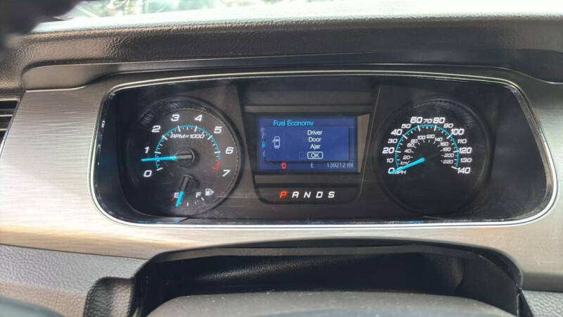 2017 Ford Taurus SEL