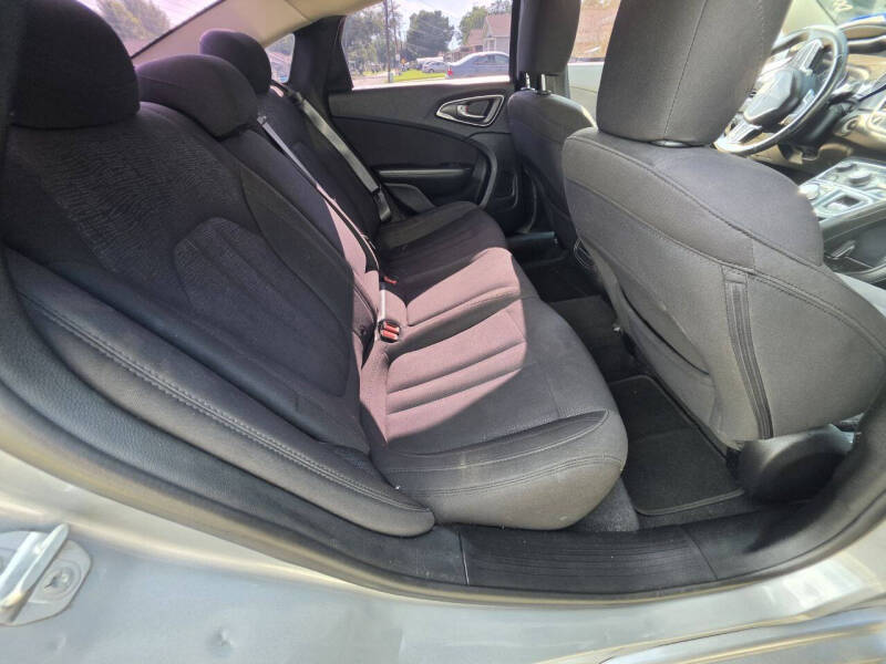 2015 Chrysler 200 Limited