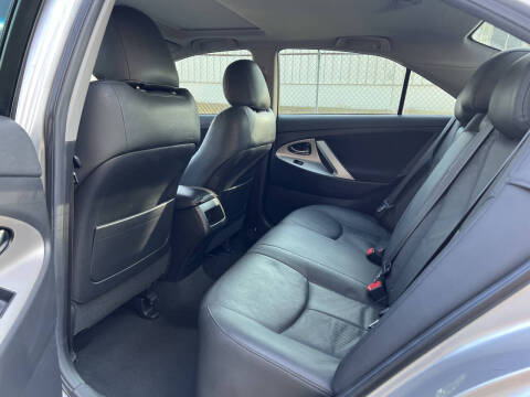 2011 Toyota Camry SE V6