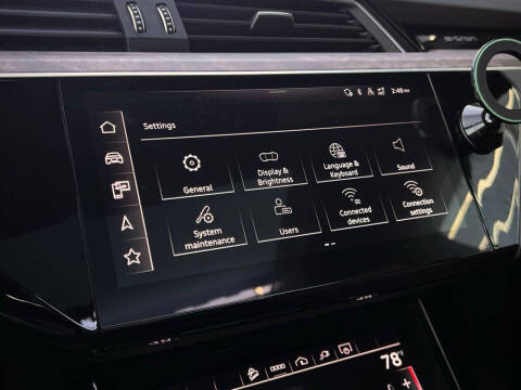 2023 Audi e-tron quattro Premium Plus