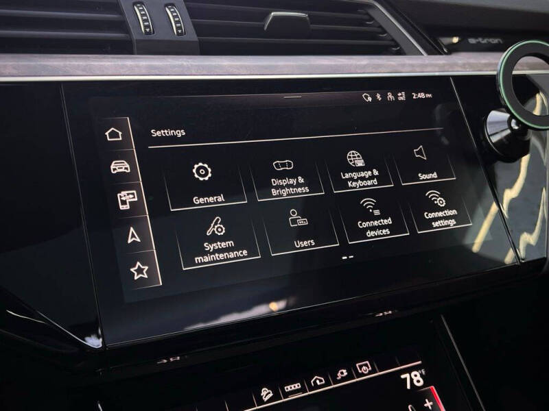 2023 Audi e-tron quattro Premium Plus