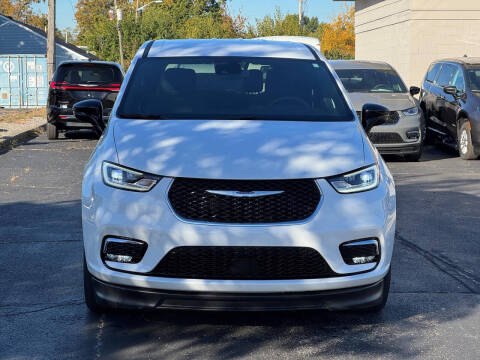 2024 Chrysler Pacifica Touring